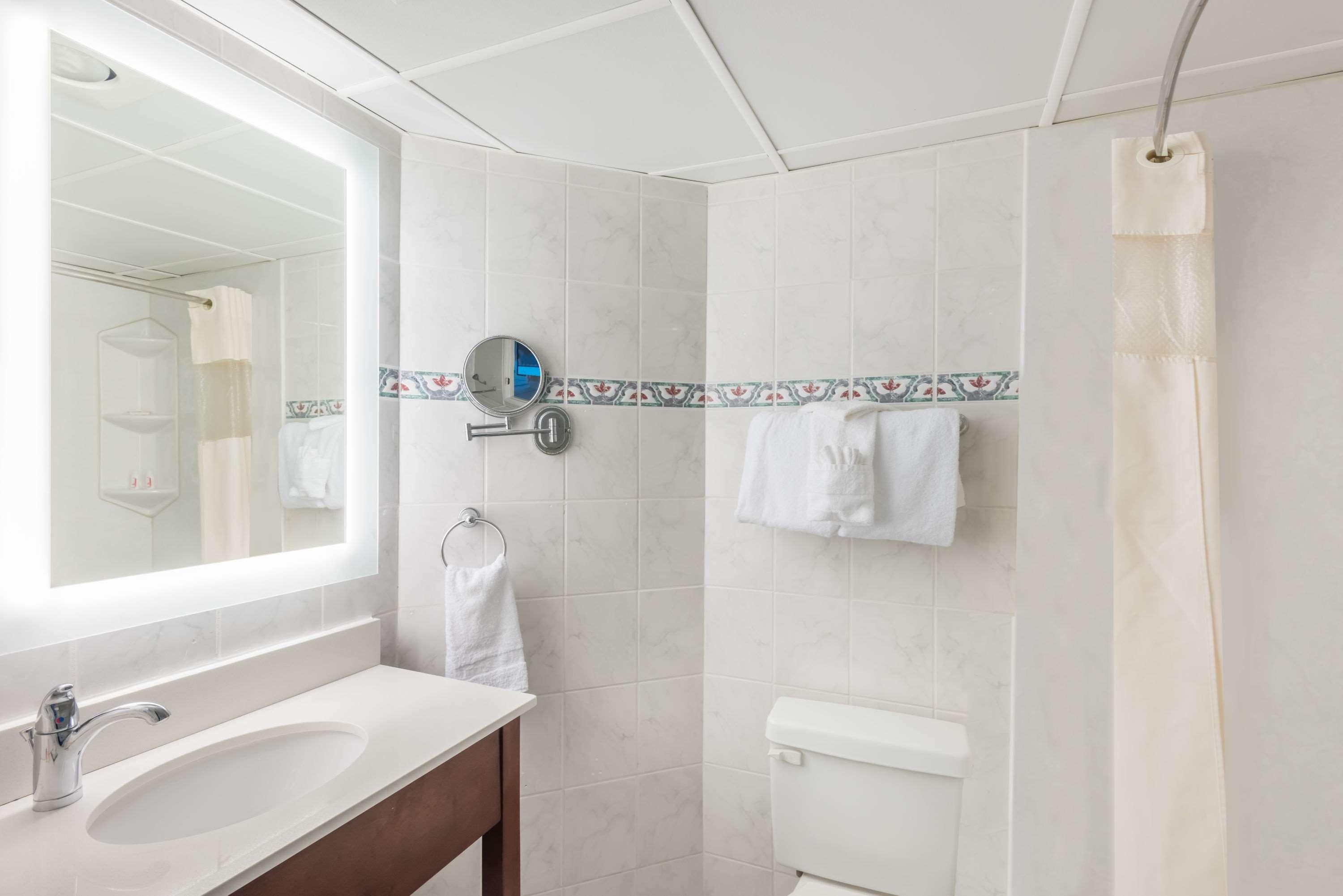 Howard Johnson Plaza By Wyndham Ocean City Oceanfront Экстерьер фото