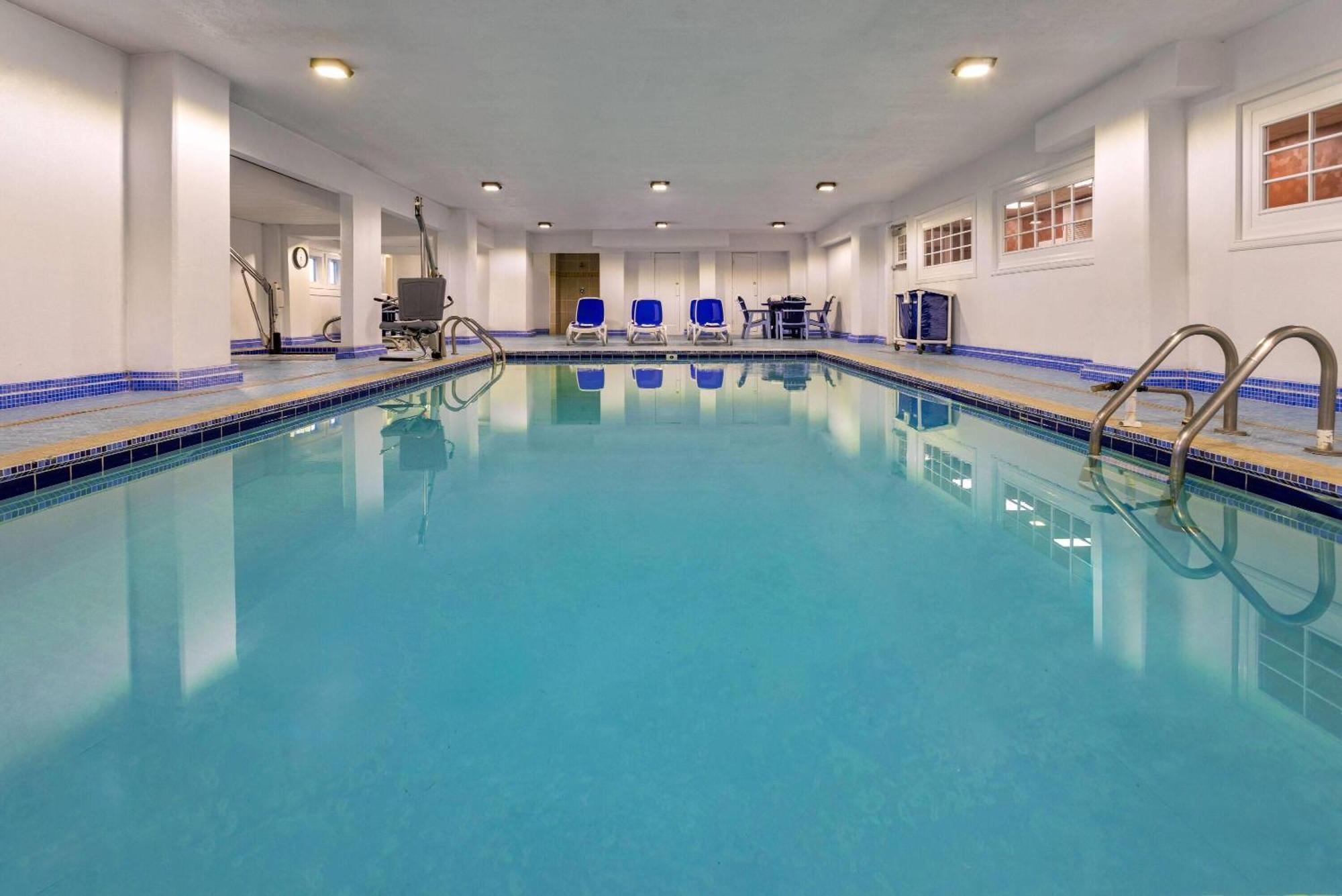 Howard Johnson Plaza By Wyndham Ocean City Oceanfront Экстерьер фото