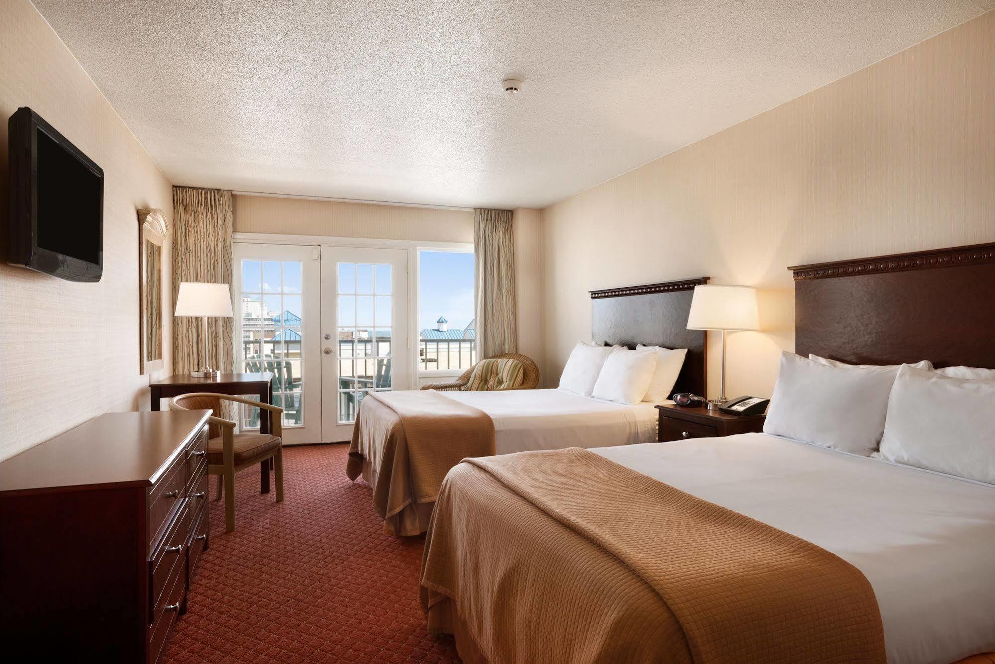 Howard Johnson Plaza By Wyndham Ocean City Oceanfront Экстерьер фото