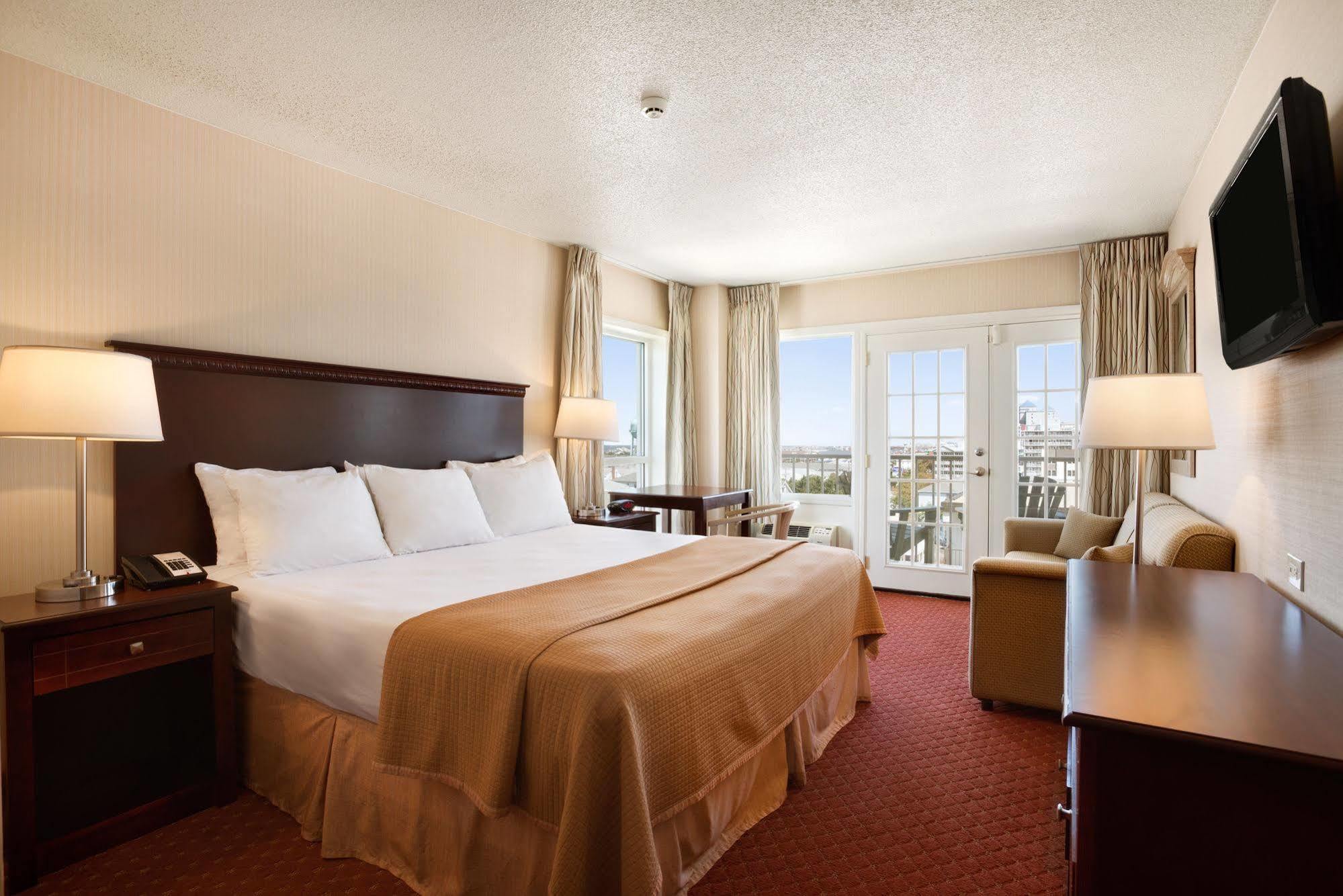 Howard Johnson Plaza By Wyndham Ocean City Oceanfront Экстерьер фото